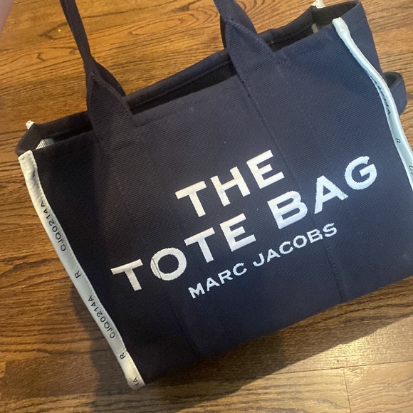 Marc Jacobs Tote - Picture 4 of 10